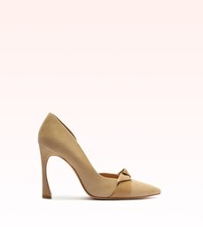 Asymmetric Clarita Pump 100 Nut