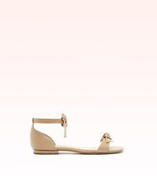 Clarita Flat Nude